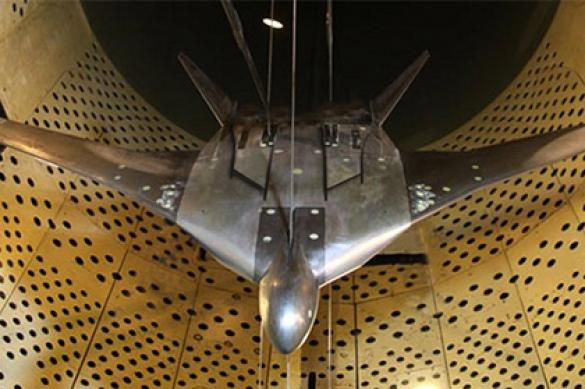 La première maquette d'un nouveau bombardier furtif russe voit le jour