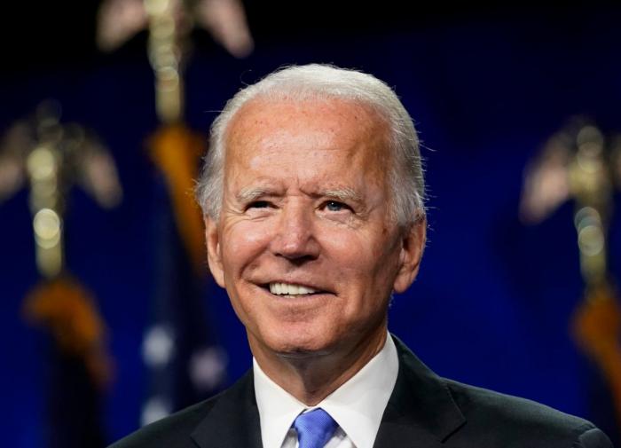 Les Américains s'en prennent à Biden pour avoir envoyé encore plus de millions à l'Ukraine après l'ouragan Ian