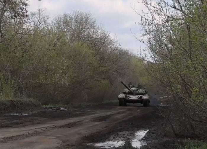 Des chars lourds allemands Leopard 2A4 repérés en Ukraine