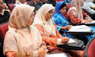 Des écoliers musulmans menacent de décapiter leur instituteur