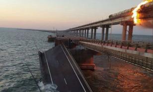 Des photos de la partie inférieure du pont de Crimée révèlent les dommages causés aux supports du pont