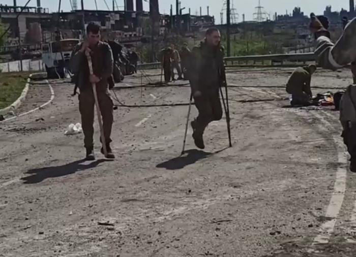 Les systèmes HIMARS ukrainiens frappent le centre de détention des combattants d'Azov, 53 morts