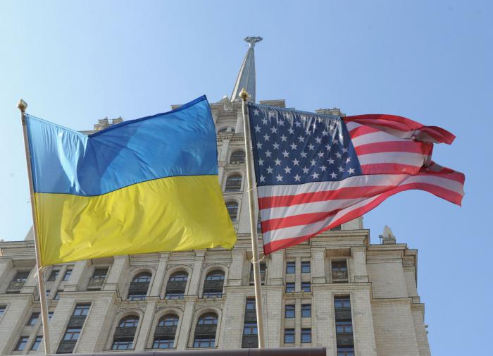 Amnesty International accuse l'Ukraine de violer le droit international.