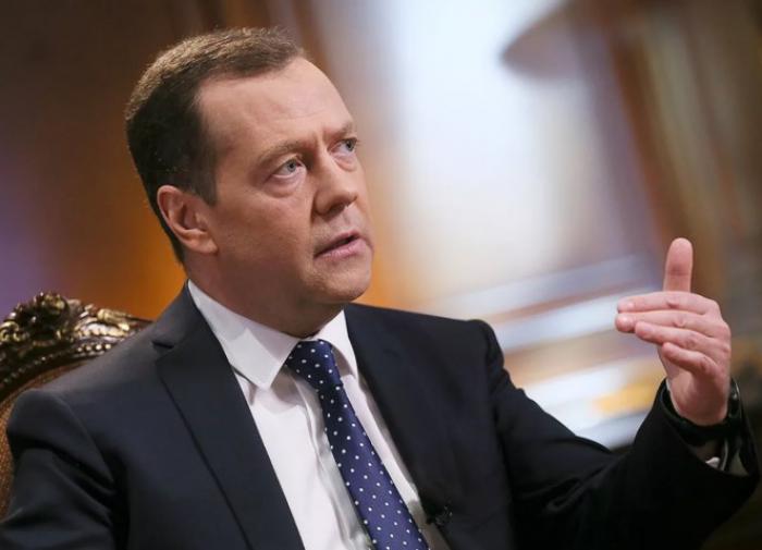La Russie dispose de stocks suffisants de tous les types d'armes - Medvedev